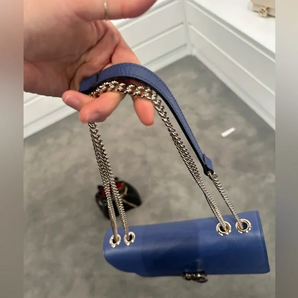 NEW<GUCCI >- INTERLOCKING CHAIN SHOULDERS BAG - Picture 7 of 15